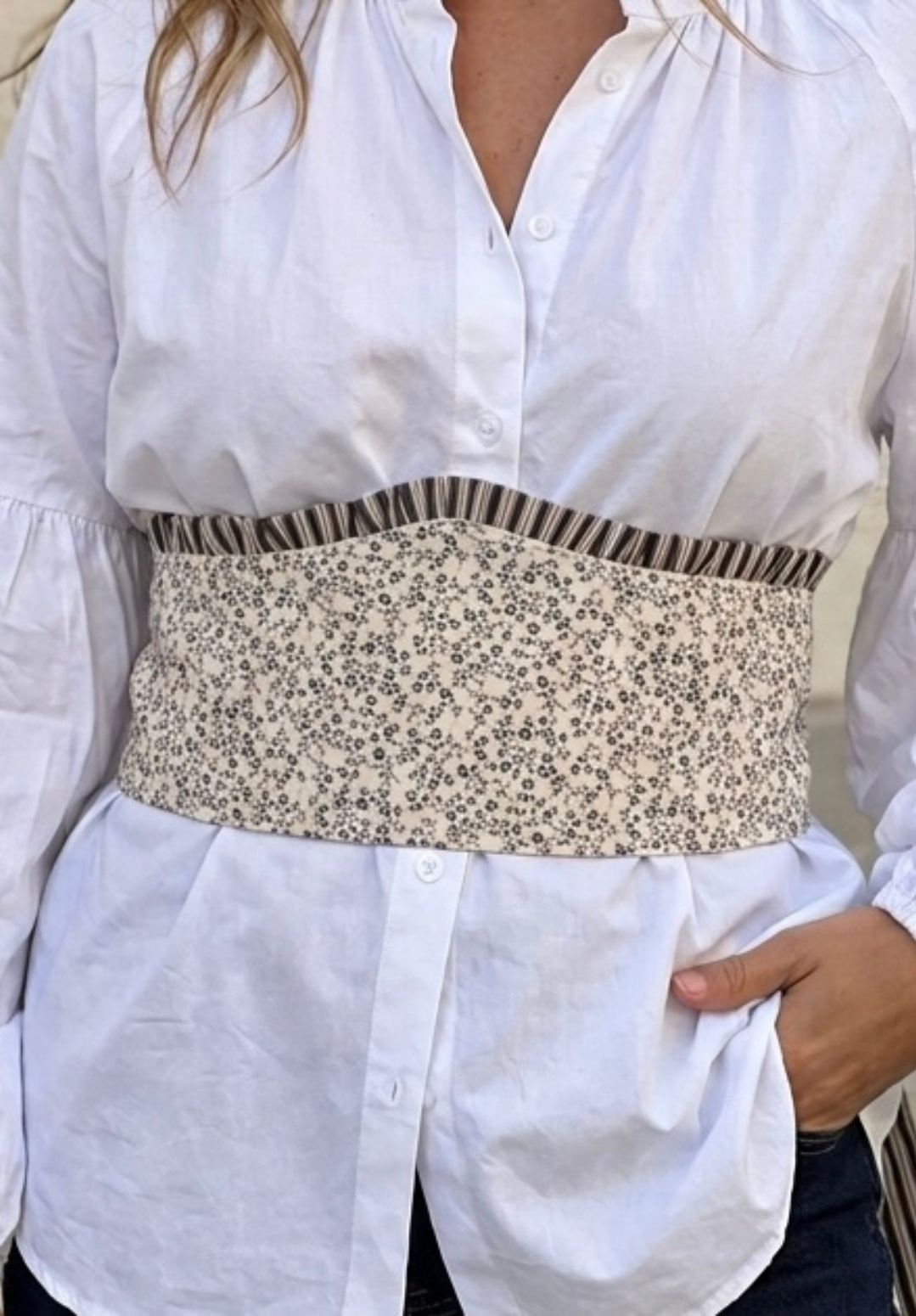 Fajín de tela reversible con volante