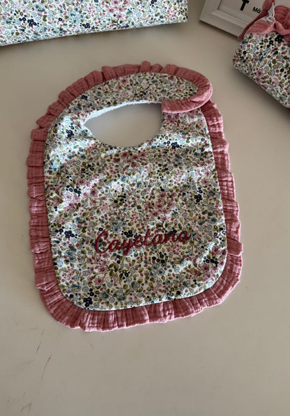 Babero Rosa con volante